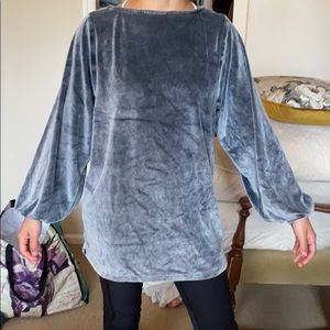 Velour tshirt, perfect for leggings!